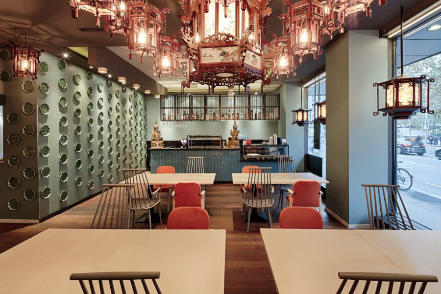 Modern restaurant decor Long Huang at Zurich